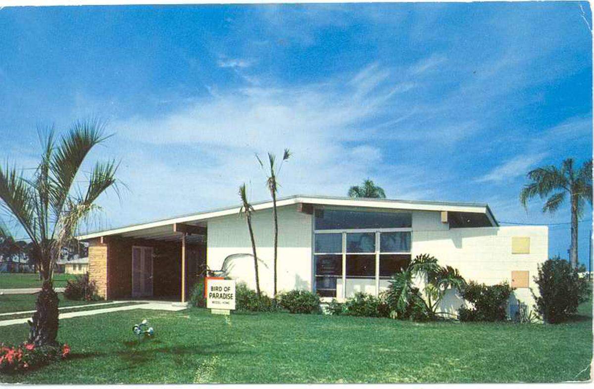 A postcard featuring a bird of paradise model house in Bayshore Gardens.
