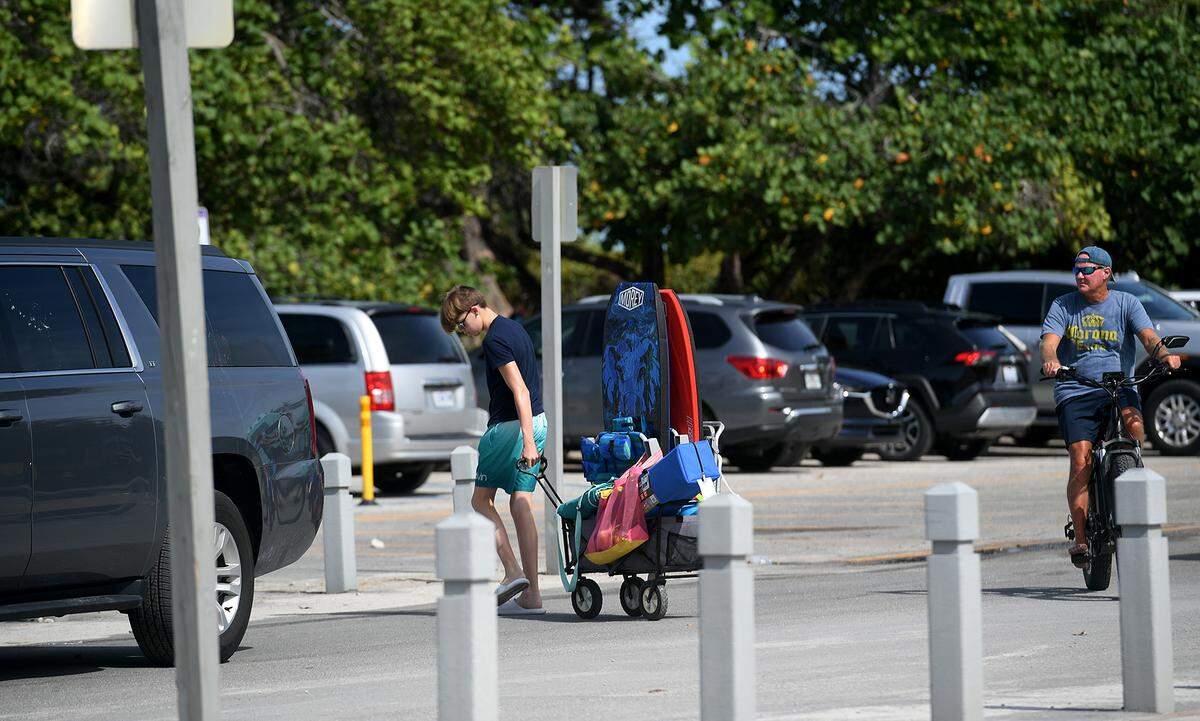 Gov. Ron DeSantis signed a law Friday that allows Manatee County to build Anna Maria Island beach parking garage despite protests from residents. The parking lot at Manatee Public Beach where the garage is proposed is shown in this 2021 Bradenton Herald file photo.