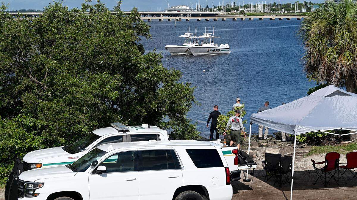 Manatee County Sheriff’s Office divers and and boats were present on Monday, Aug. 26, 2024, at the Palmetto Estuary Nature Preserve, where Manuel Escobar was found shot dead in the trunk of a car, deputies say.
