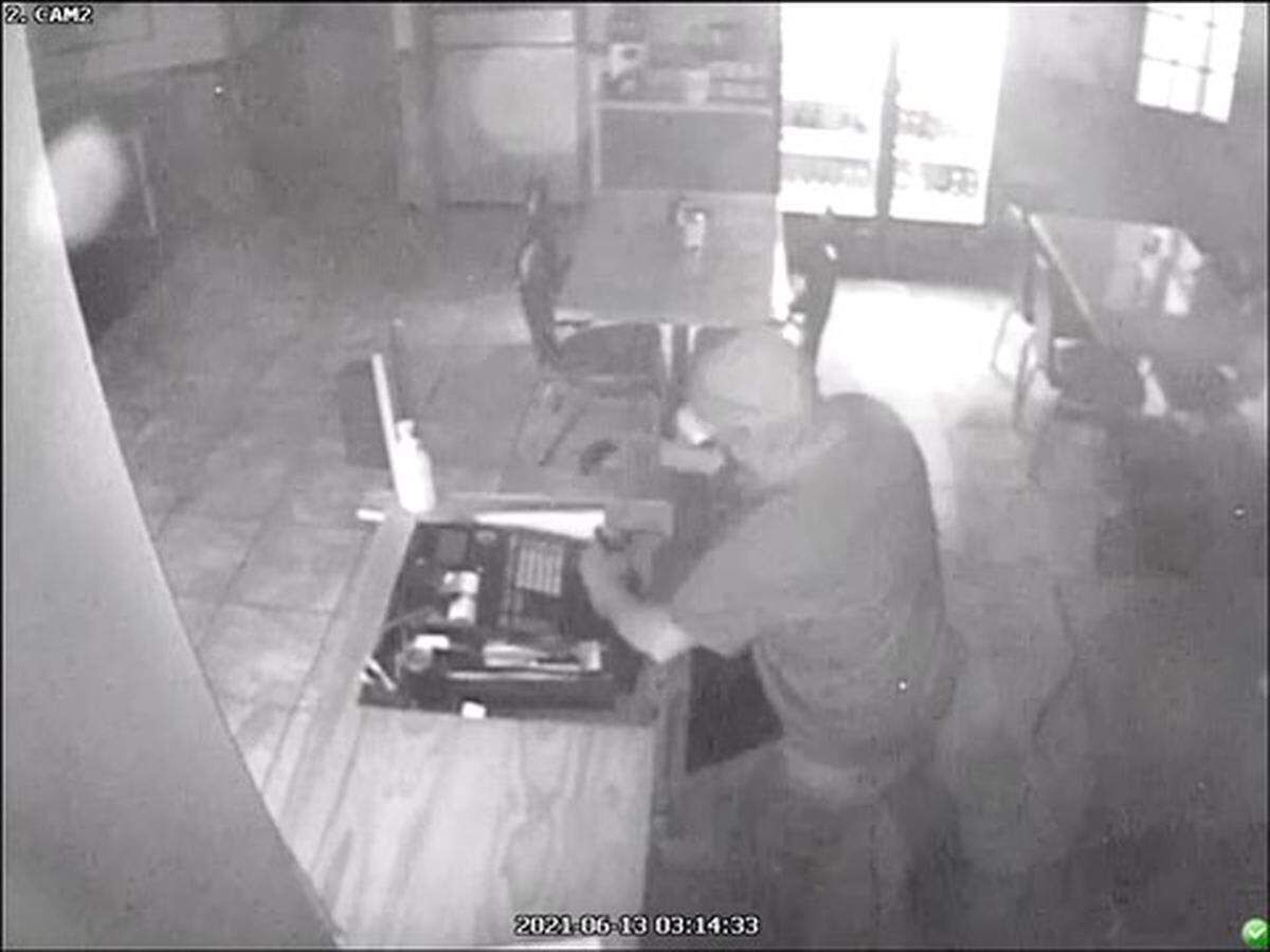 6/13/21--Detectives are seeking the public’s help to identify a man who was caught on video burglarizing the Popi’s Place restaurant in Ellenton.