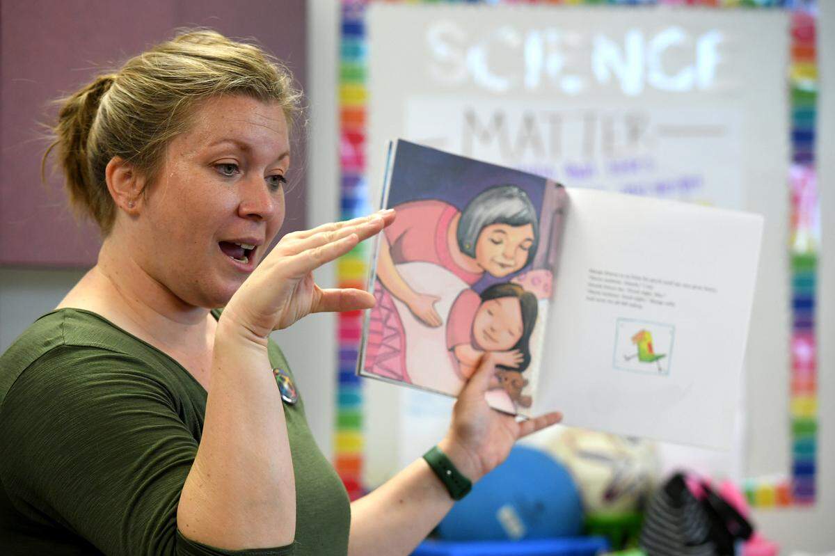 Sara Brunow, Asolo Rep’s Education and Engagement Dir., reads ‘Mango, Abuela and Me’ to Lauren Pugh’s second grade class at Bayshore Elementary School for Embracing Our Differences’ celebration of reading and diversity on March 7, 2023. The program read to over 9,000 students at 78 elementary schools in Manatee and Sarasota Counties.