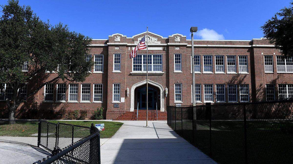 Daniel Armando Munive Viruet, a resource teacher at Manatee Elementary School in Bradenton was arrested on charges involving child sexual abuse materials and bestiality, according to the School District of Manatee County. Manatee Elementary School, 1609 Sixth Ave. E., Bradenton, is pictured in this 2020 Bradenton Herald file photo.
