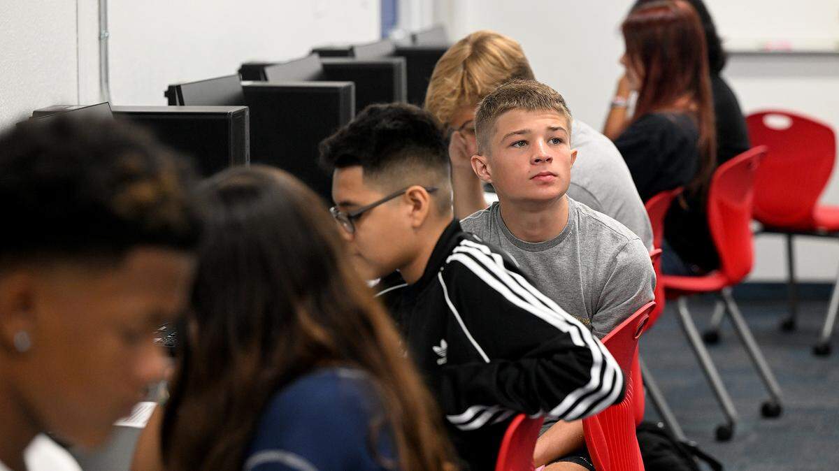 Manatee School District announced that schools will remain closed through Friday after Hurricane Helene passes through Bradenton area.