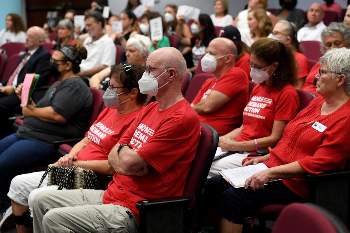 The Manatee Board of County Commissioners Tuesday afternoon voted to move a policy forward which would allow county employees to carry guns to work. A group called ‘Moms Demand Action’ attended the meeting to speak out against the policy.