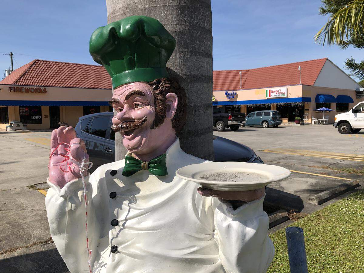 A chef landmark marks the corner where Nonna’s Pizza Restaurant is located at 7604 Cortez Road, Bradenton.