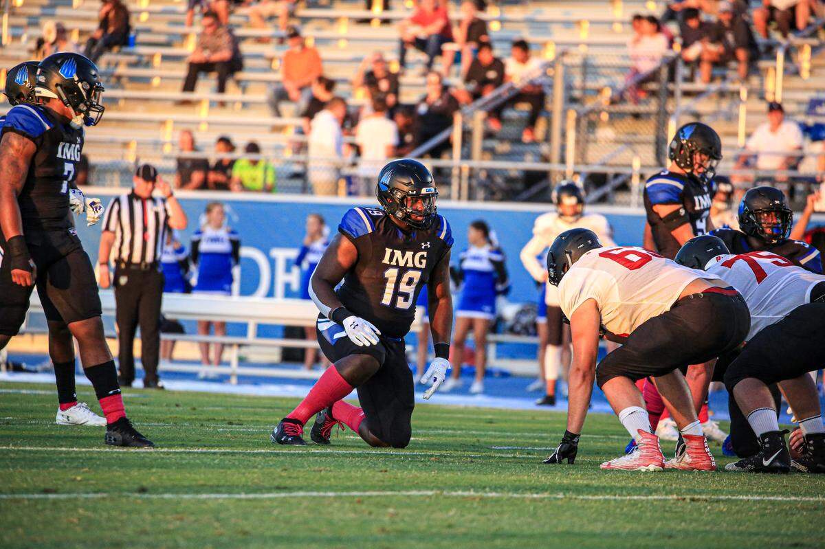 IMG Academy defensive tackle Demonte Capehart has committed to Clemson University.