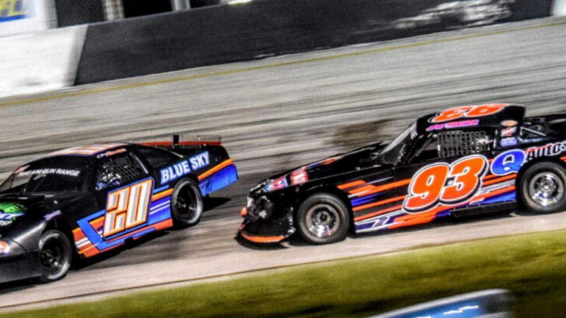 Steele, Chastain grab feature wins at Desoto 