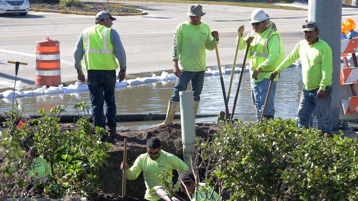 An overnight sewer main break sent waste water pouring into the intersection of Cortez Road and 66th Street in December. The city of Bradenton has been aggressively replacing aging water and sewer lines and will raise rates to keep the pace.