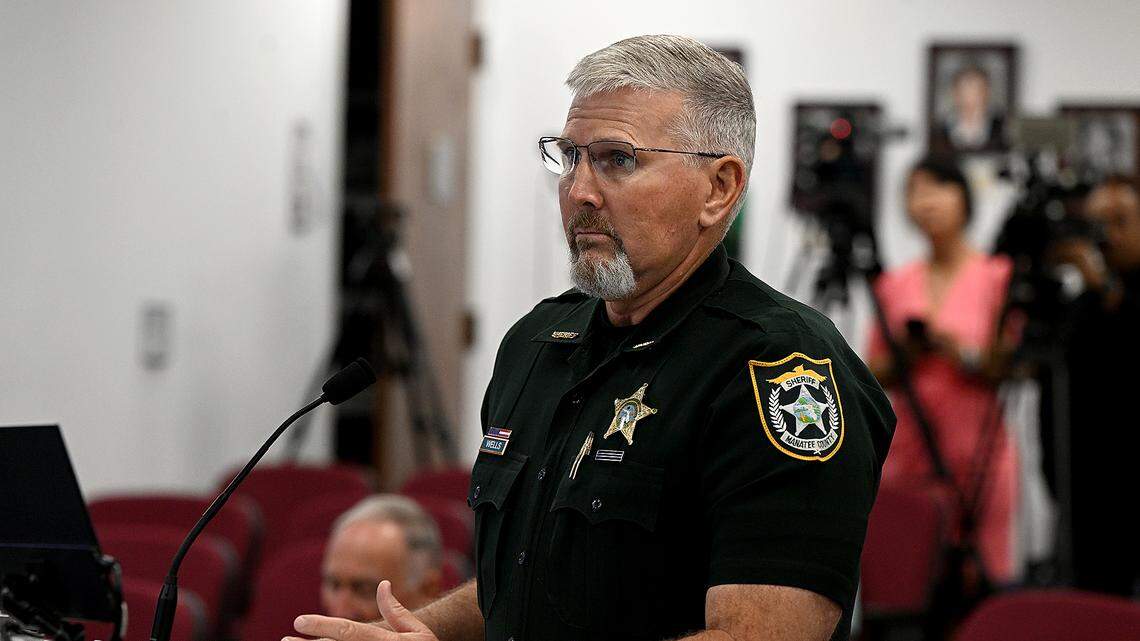 Are your kids out late? Manatee County OKs curfew for children under 16