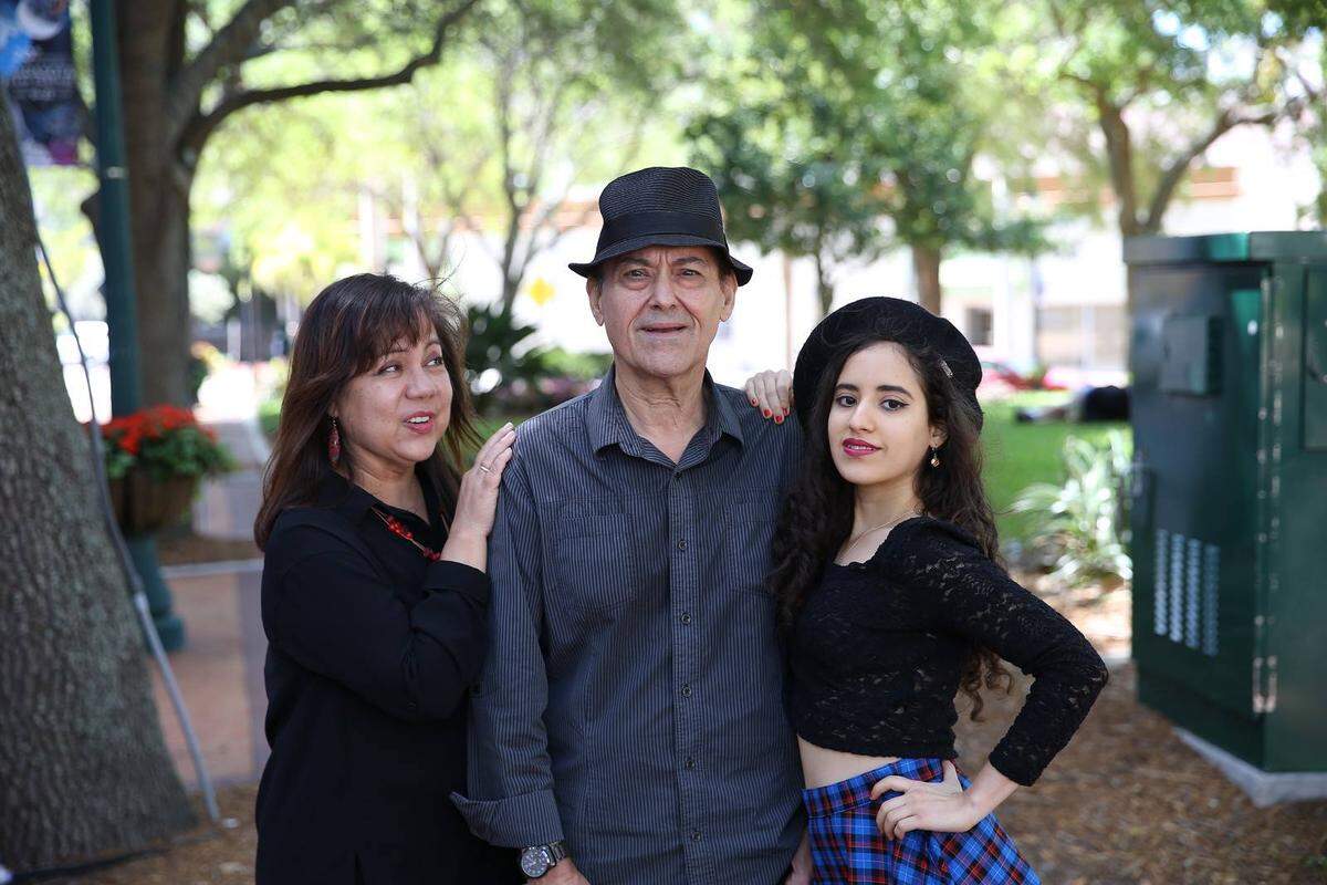 The Vinyl Lovers Trio is a family band playing jazz, blues, pop and more.