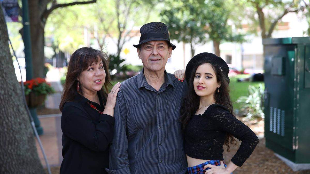 The Vinyl Lovers Trio is a family band playing jazz, blues, pop and more.