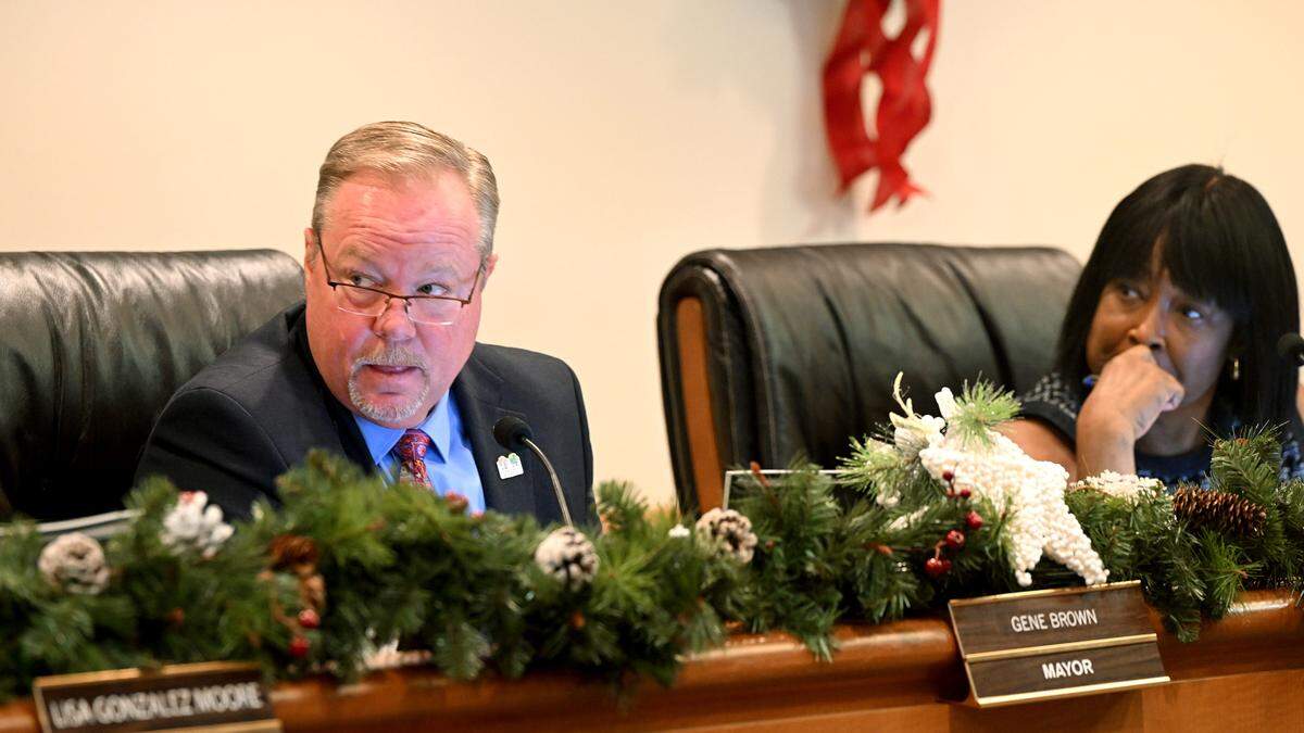 Mayor Gene Brown addresses the room during the Bradenton City Council meeting on Dec. 10, 2025.