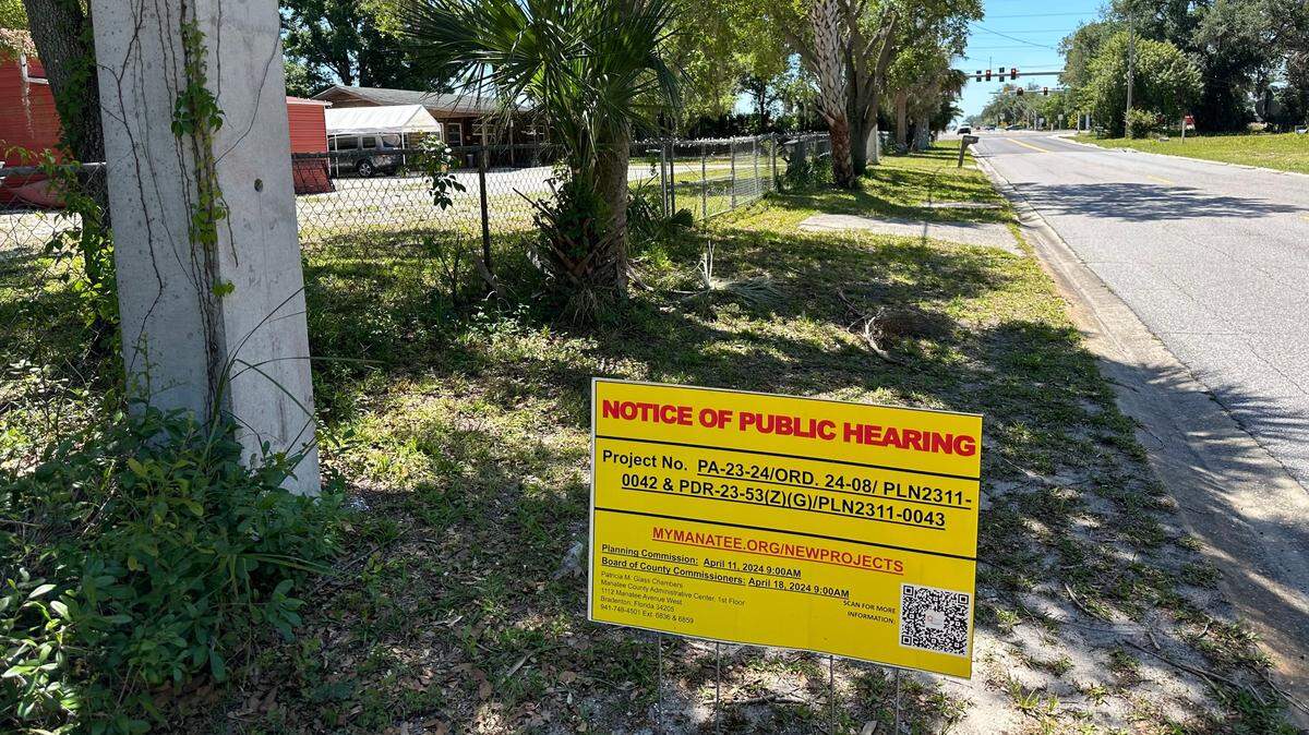 A developer is seeking rezoning of the northeast corner of 44th Avenue East and 45th Street East to allow construction of 202 units of multifamily housing. A previous request for rezoning in 2023 was turned down by the Manatee County Commission.