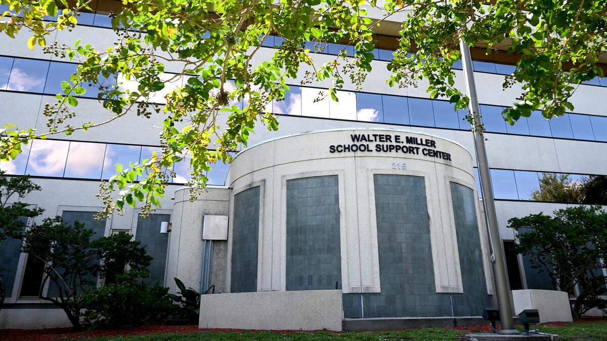 The Walter Miller School Support Center housing the School District of Manatee County.