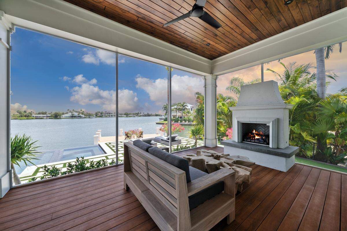 Former MLB All-Star Mark Melancon is selling his Anna Maria Island, Florida waterfront home for $10.95 million.