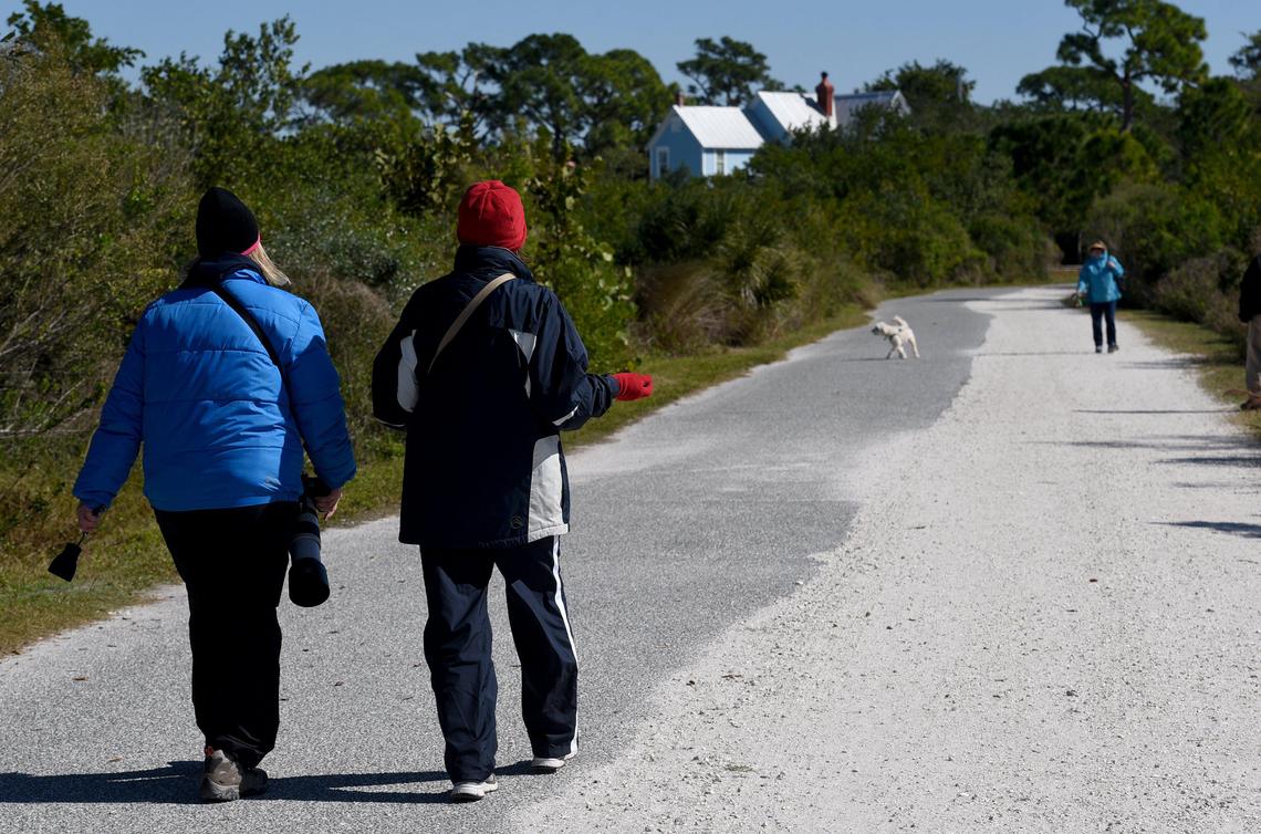The National Weather Service has issued a wind chill advisory for Manatee County on Tuesday as a cold front moves across Florida. 