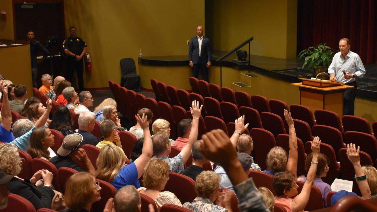 About 150 people attended Rep. Vern Buchanan’s town hall meeting in Bradenton on Saturday afternoon. The seven-term congressman hopes to take some of the ideas back to Washington, D.C.