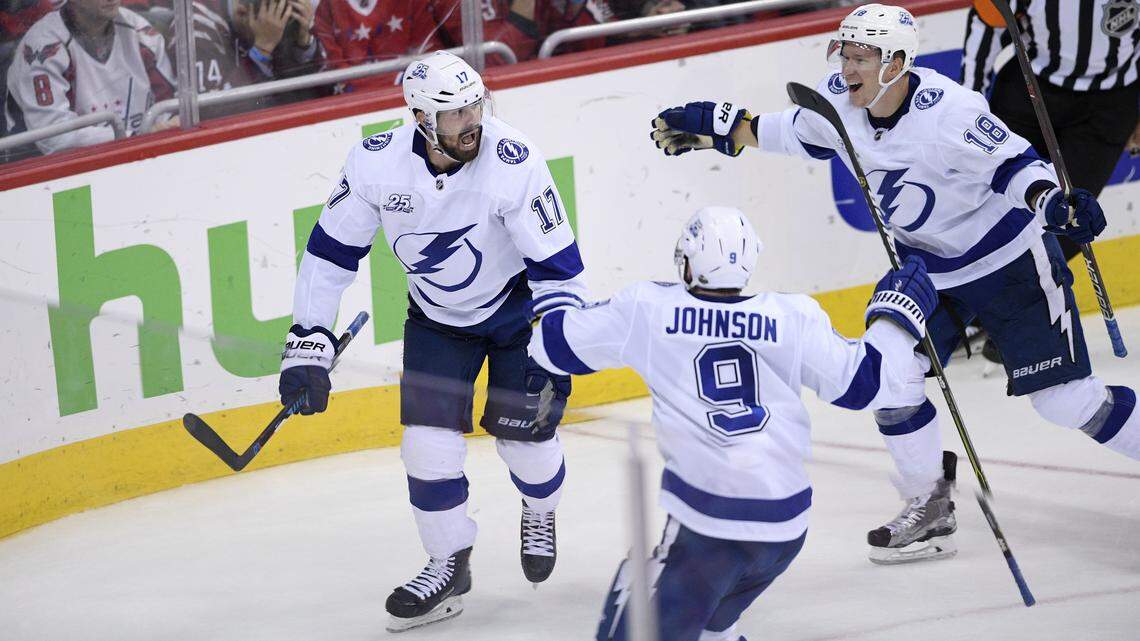 What a bad beat! Last-second Lightning goal costs under bettors.