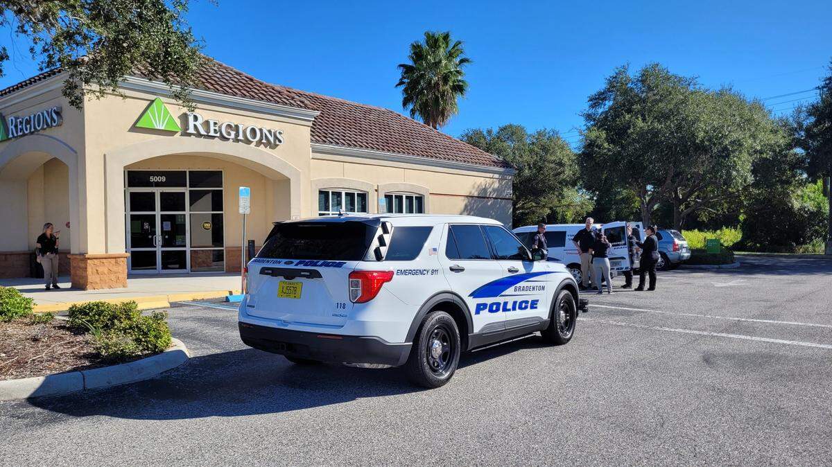 Bradenton Police Department is investigating a robbery at Regions Bank at Thursday morning at 9:30 a.m.