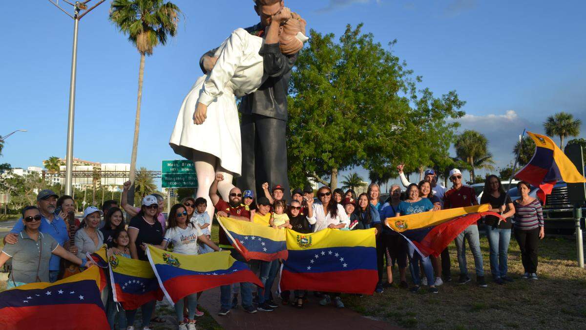 Venezuelan natives who live in Sarasota and Bradenton, along with their descendants and friends, gathered at Island Park in Sarasota on April 30, 2019 to show support for an uprising against Nicolás Maduro.