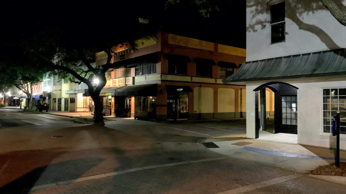 A statewide stay-at-home order forced many “non-essential” businesses to close their doors due to the COVID-19 pandemic. Manatee County Government officials are now debating small business grants, which could help some of them open back up while complying with the CDC’s safety guidelines.