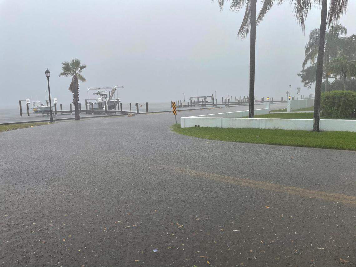 11/11/20--Riverview Boulevard, which overlooks the Manatee River in downtown Bradenton, began to flood on Wednesday due to heavy rain from Hurricane Eta.
