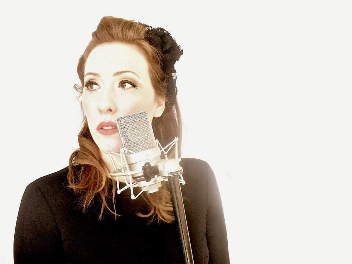 Folk singer-songwriter Rebekah Pulley will perform at Cafe in the Park in Sarasota this Friday.