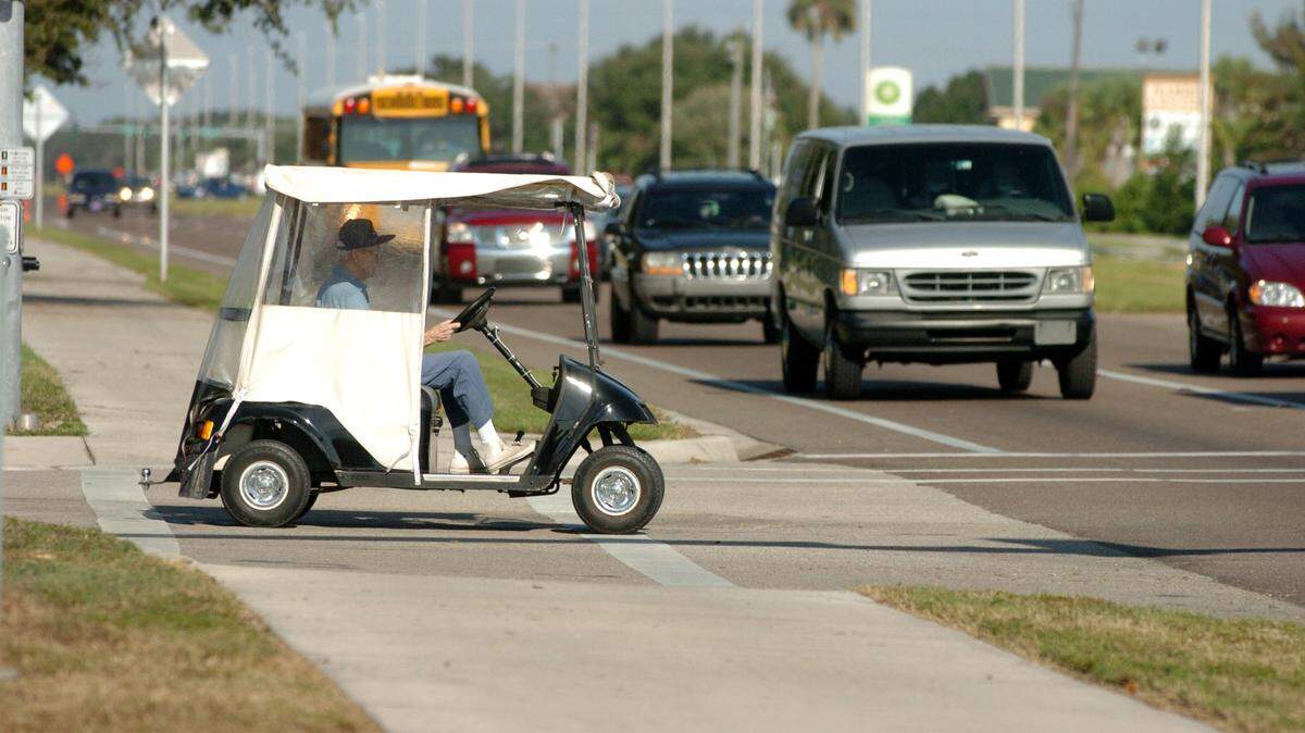 1103_BRLO_golfcart_1