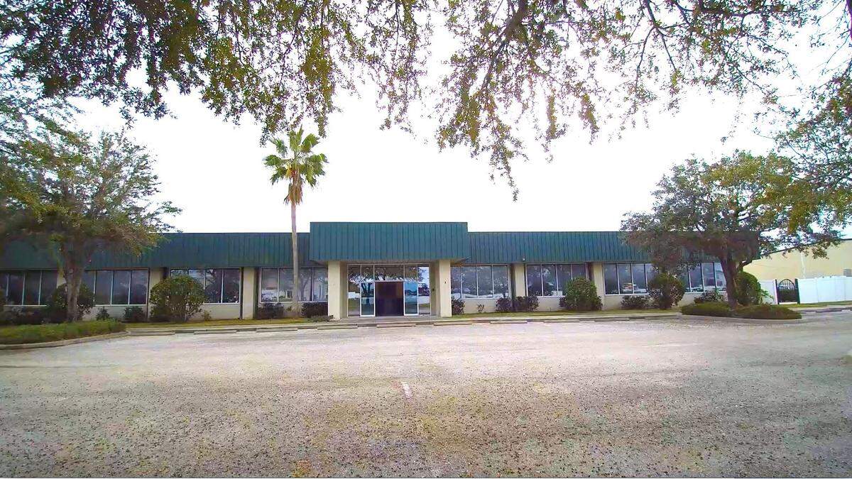 The former Feld Entertainment headquarters at 1315 17th St. E., in Palmetto has been sold to 84 Lumber Corporation for $4,175,000 in an all-cash deal.