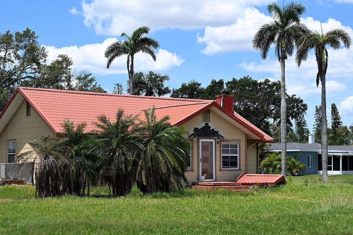 The City of Bradenton has plans to build a temporary lift station to replace a failing one in use since the 1950’s on land 2052 Riverside Drive East in Bradenton. Photo taken on June 26, 2025.