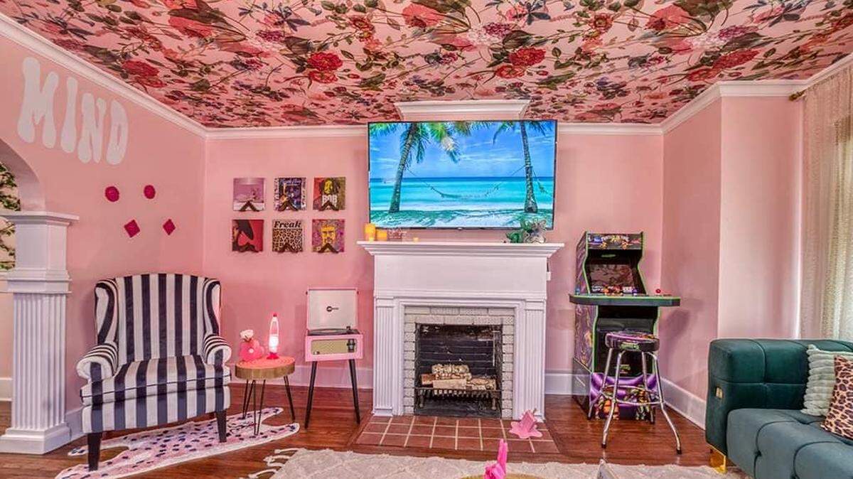 A luxury Airbnb home in West Bradenton is catching eyes with its bold decor after it was recently listed for sale.