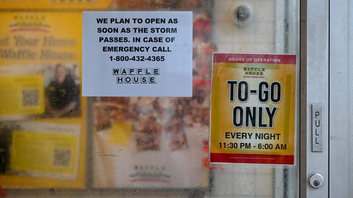 Waffle House in Bradenton as Hurricane Milton approaches Manatee County on Oct. 9, 2024.