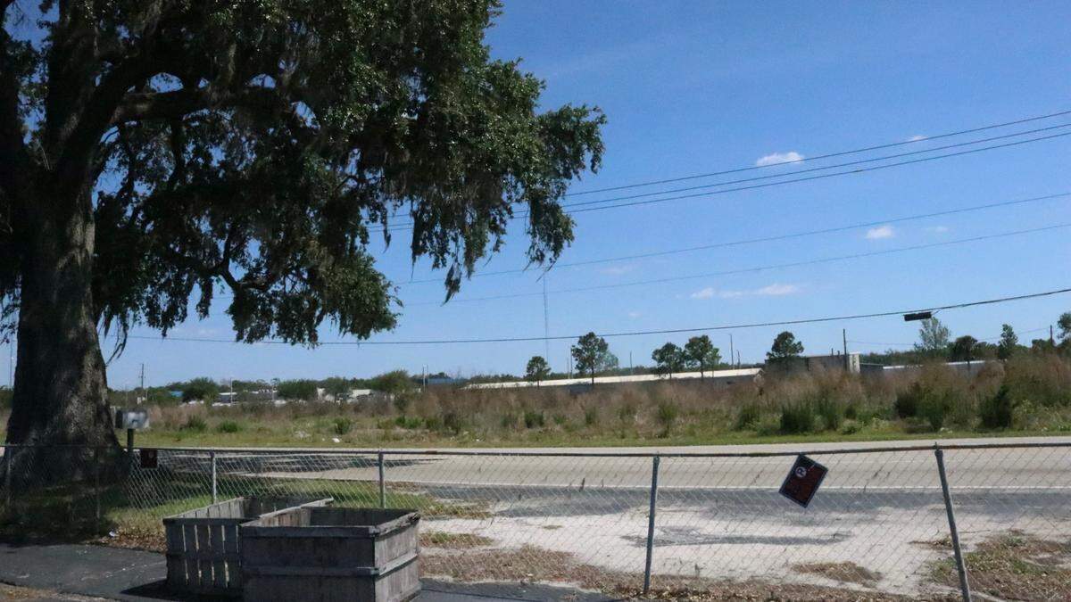 Mixon Fruit Farms, a Bradenton area tourist attraction and gift fruit shipper since 1939, has sold 4 1/2 acres of property -- land which has been earmarked as the future home of a 7-Eleven convenience store with fuel pumps. The property, shown April 12, 2022, sits opposite the south end of the Mixon gift shop and parking lot.