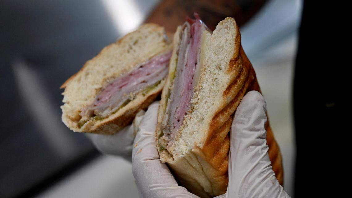 ‘To make people happy.’ New Lakewood Ranch Deli opens for lunch. Take a peek inside