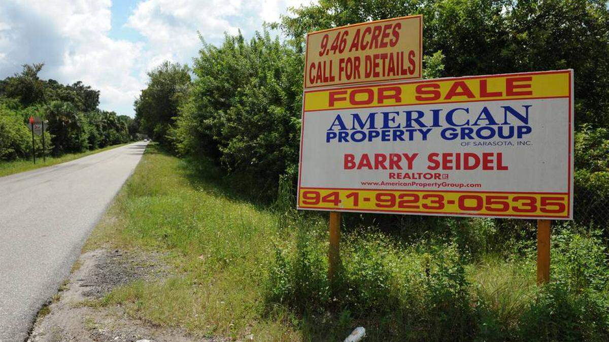 Bradenton officials finalize an annexation request of more than 9 acres in east Manatee County and moves forward to Feb. 10 a final vote to rezone the property to suburban commercial corridor. Little has been said about the proposed use of the propety.GRANT JEFFRIES/Bradenton Herald file photo