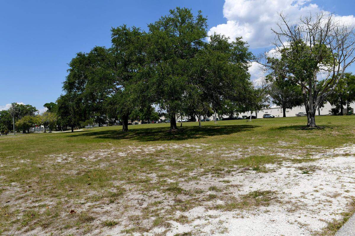 The former site of Palmetto Elementary School offers everything the city needs to build a new police station, but is not a high-crime area to fulfill goals of reducing crime. The city has another, more expensive option, that would do so, but will leave it to the public decide.
