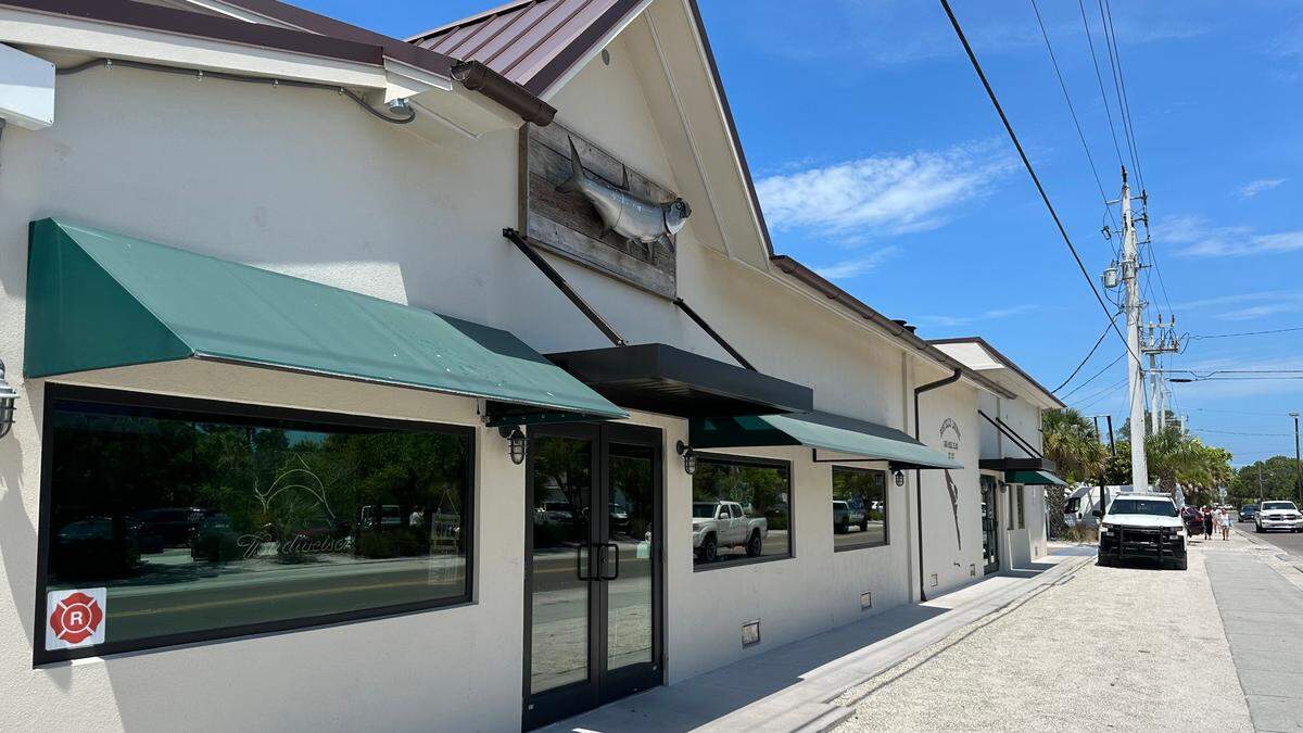 Bortell’s Lounge, a longtime Anna Maria Island watering hole, frequented by celebrities and locals alike, has gone on the market for $7.2 million.