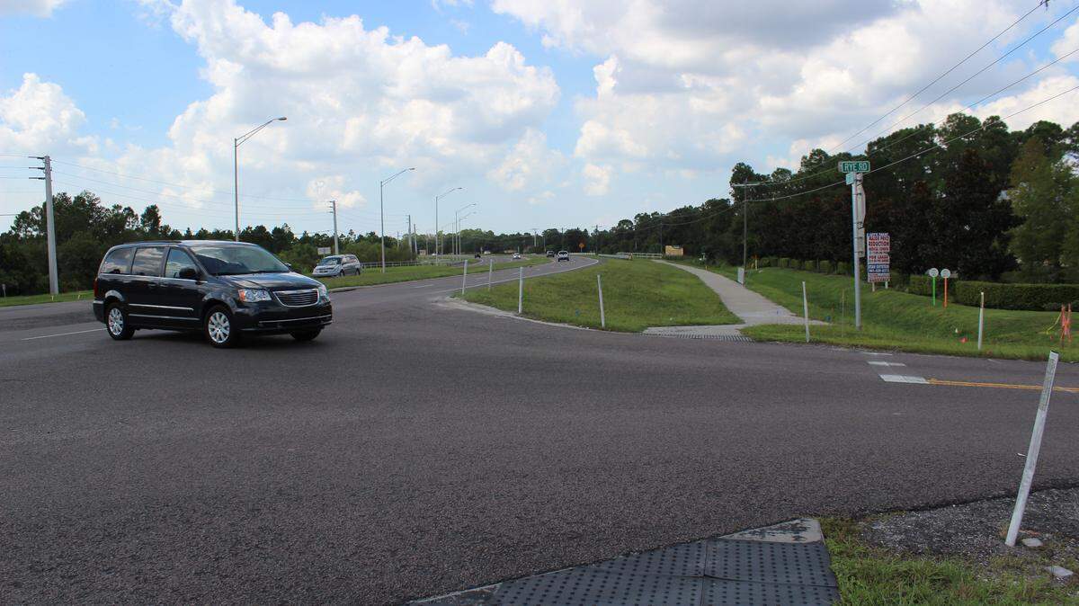 The Florida Department of Transportation is studying the feasibility of adding a roundabout at State Road 64 East and Rye Road to slow down traffic and make the intersection safer. This view looks west from Rye Road toward a S.R. 64 curve. HERALD FILE PHOTO