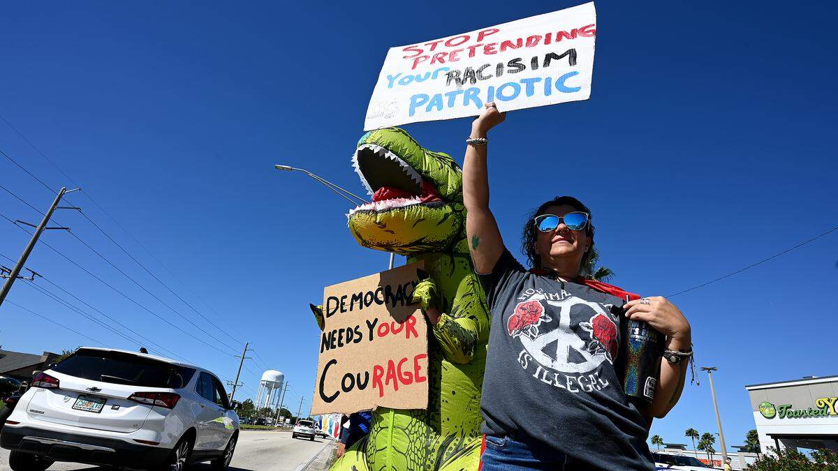 Hundreds attended the No Kings protest in Bradenton on Cortez Road during one of the hundreds of rallies held across the country on Saturday, Oct. 18, 2025.