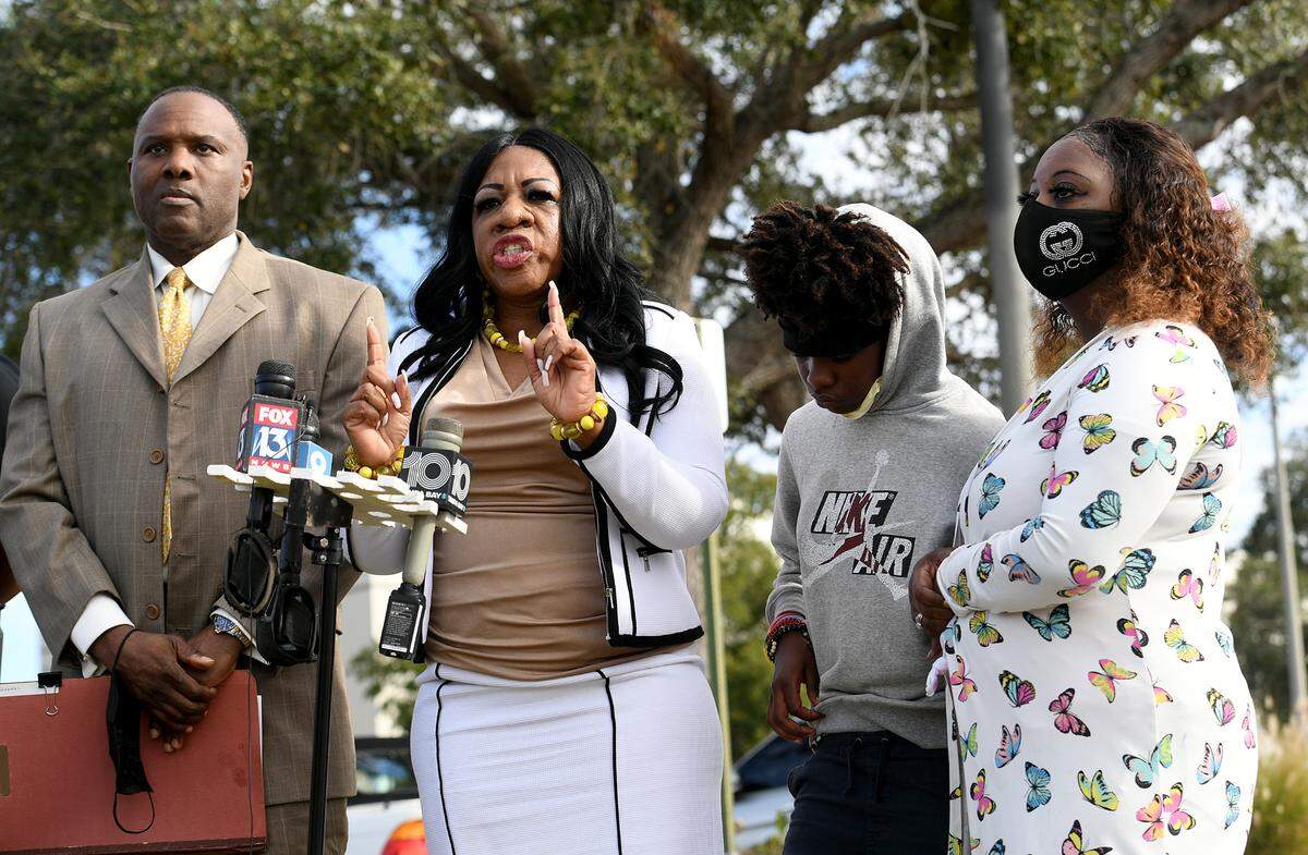 01/06/22—Attorneys Frank Allen and Rawsi Williams with Ja’Quyla Jones and her mother, Cecelia Jones, at a press conference announcing a lawsuit that could be filed against the school district and the sheriff’s office if they are not held accountable for the arrest of Ja’Quyla Jones, which took place after she recorded a school fight.