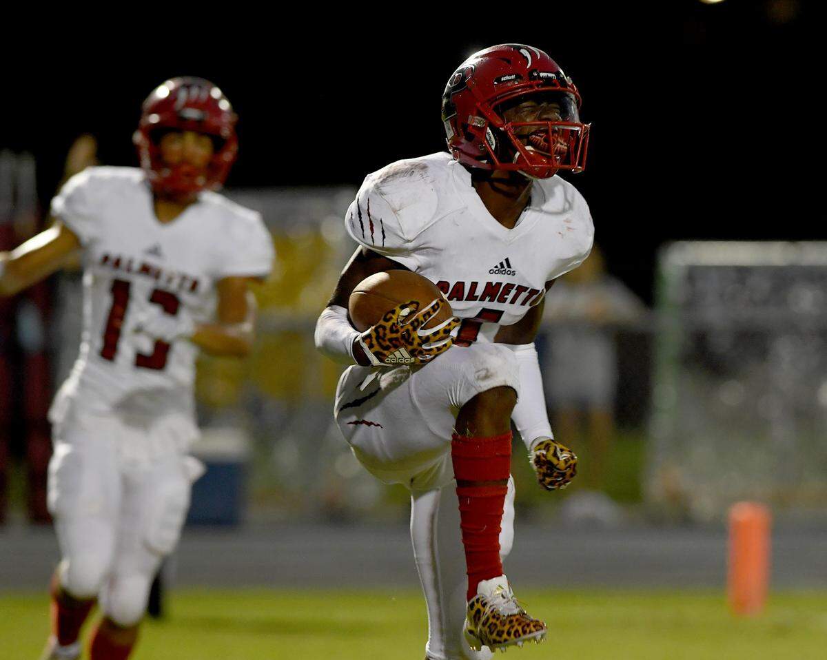 Josh Siplin and the Palmetto Tigers host the Venice Indians in a matchup with huge implications in the Class 7A-District 11 race.