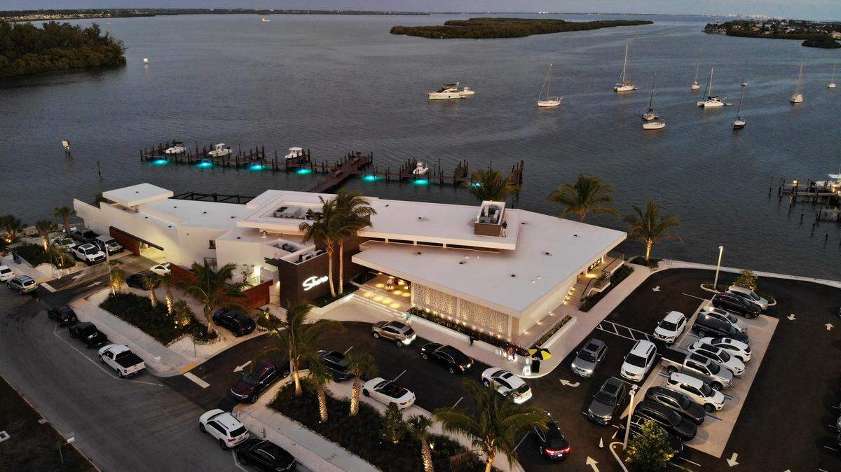 Shore Longboat Key brings a new restaurant and a new vibe to 800 Broadway St., located just south of the Longboat Pass Bridge in the Manatee County portion of Longboat Key.