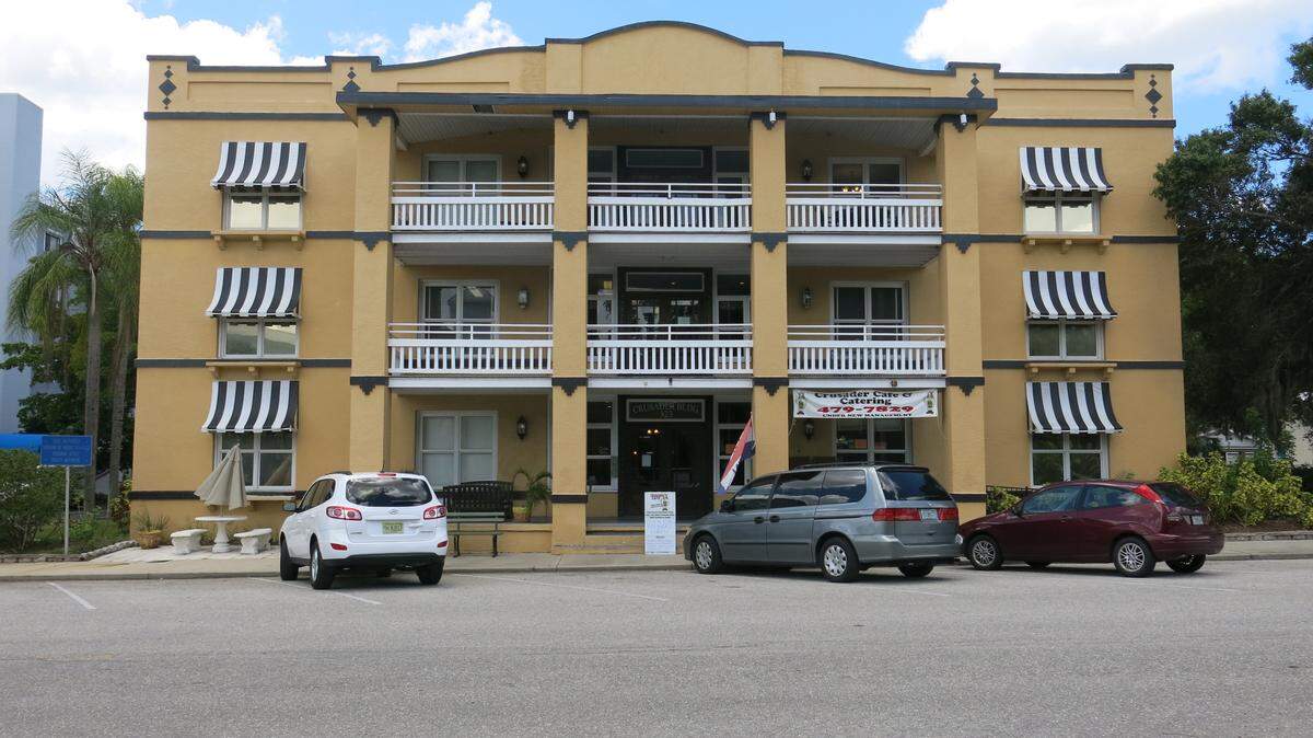 A holiday market will be held at the Crusader Building in Palmetto at 6 p.m. on Thursday.