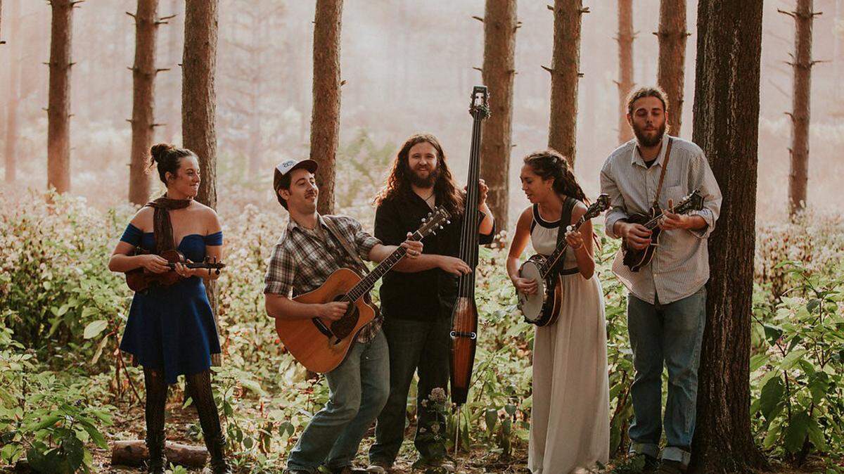 Newgrass band Under the Willow performs at 8 p.m. Feb. 13 at Fogartyville Community Media and Arts Center in Sarasota. Advance tickets are available at wslr.org. 
 PUBLICITY PHOTO