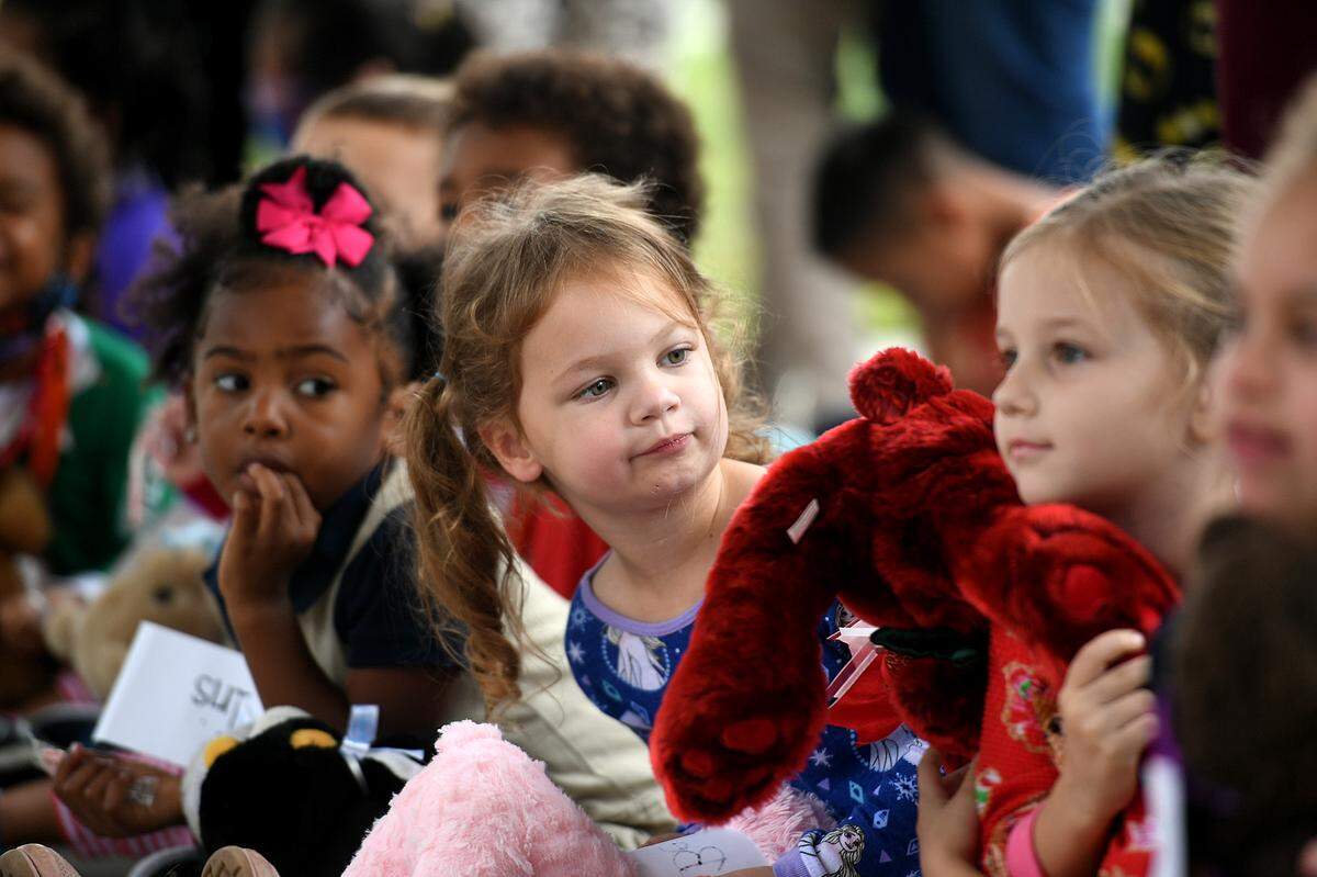 12/20/21—Santa arrived on an East Manatee Fire Rescue truck to delight of pre-kindergarteners and ESE students at Bashaw Elementary School.
