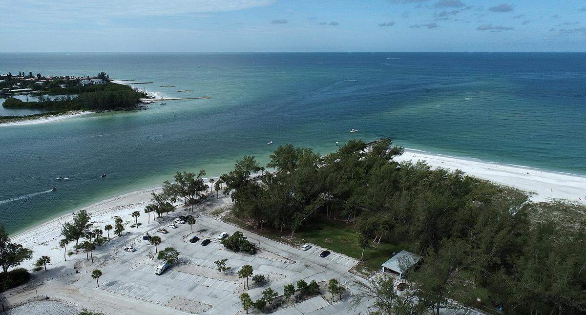 07/14/21—Higher levels of Karenia brevis, the algae that causes red tide, have been detected in the waters near Longboat Pass.
