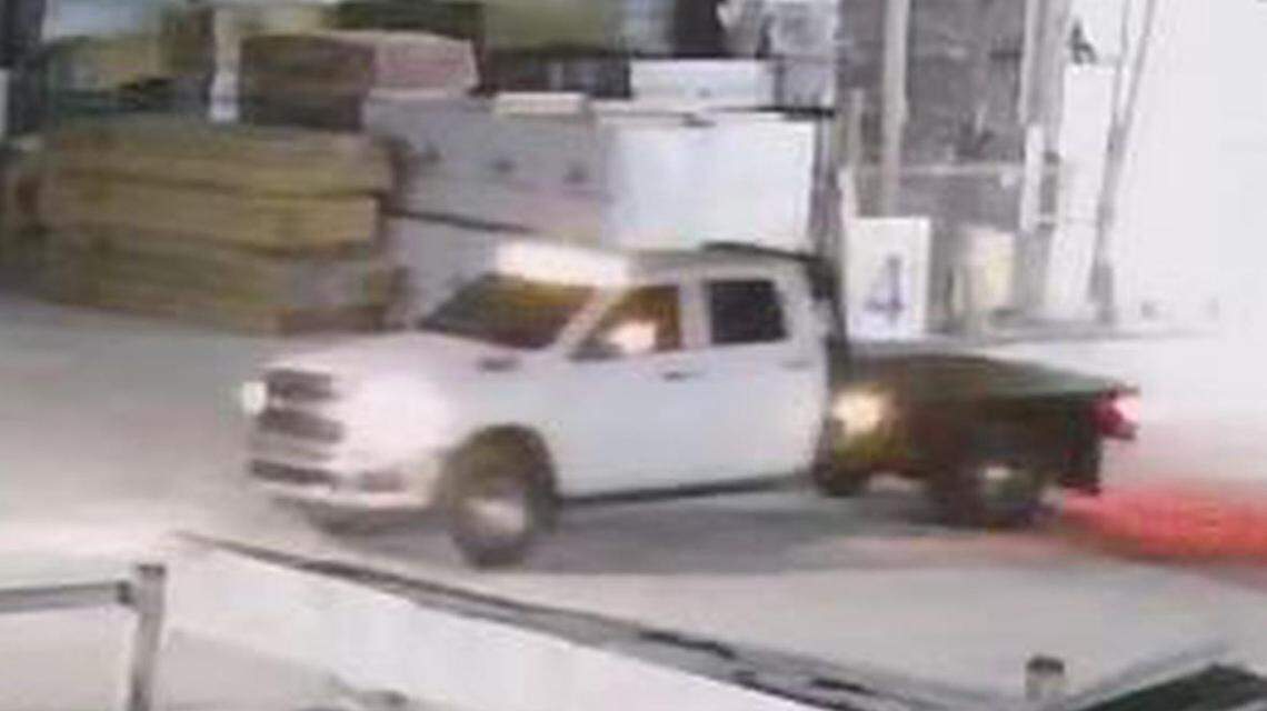 Bradenton Police are trying to identify two people who allegedly burglarized Builder’s First Source on Thursday, Aug. 15. They’re also looking for a white Dodge Ram 2500 or 3500.