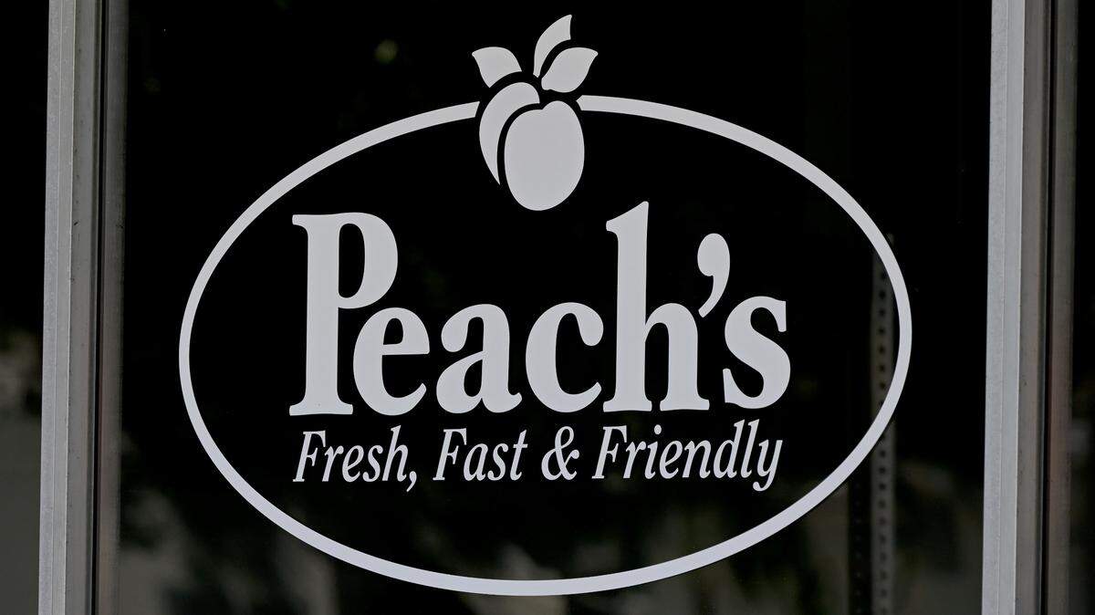 Peach’s Restaurant on Manatee Avenue has been a staple for years. There are plans underway for a new location in Palmetto.