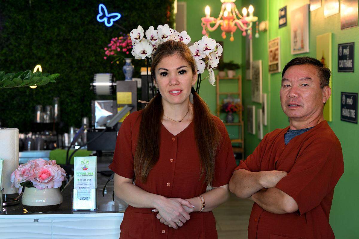 Jennifer Tran has opened a new boba tea shop on Manatee Avenue in Bradenton, shown here with her father, Linh Tran, Wednesday, Oct. 18, 2023.