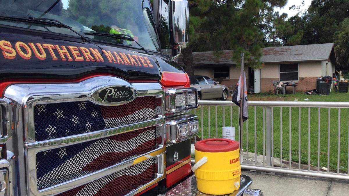 At least one woman, five children and several pets escaped harm Thursday morning when their duplex caught fire.